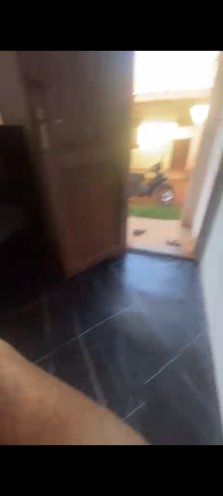 Self-contain